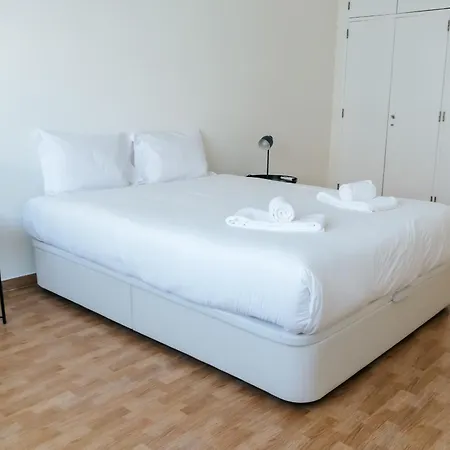 - Almirante Reis Ii Apartmán *
