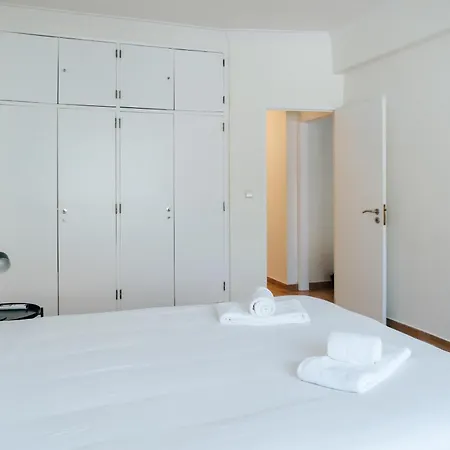 - Almirante Reis Ii Apartment *