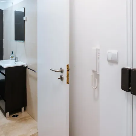 - Almirante Reis Ii Apartmán *